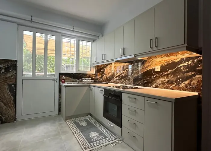 Joanna S Petalídhion