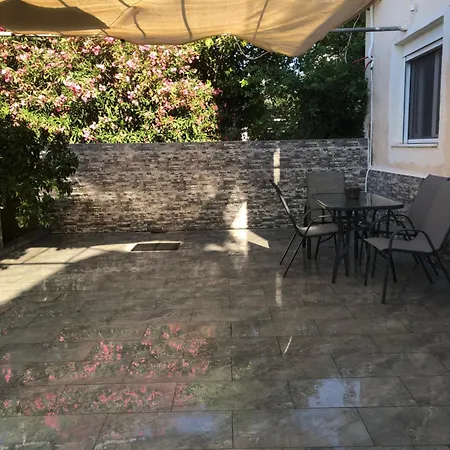 Joanna S 펜션 Petalídhion